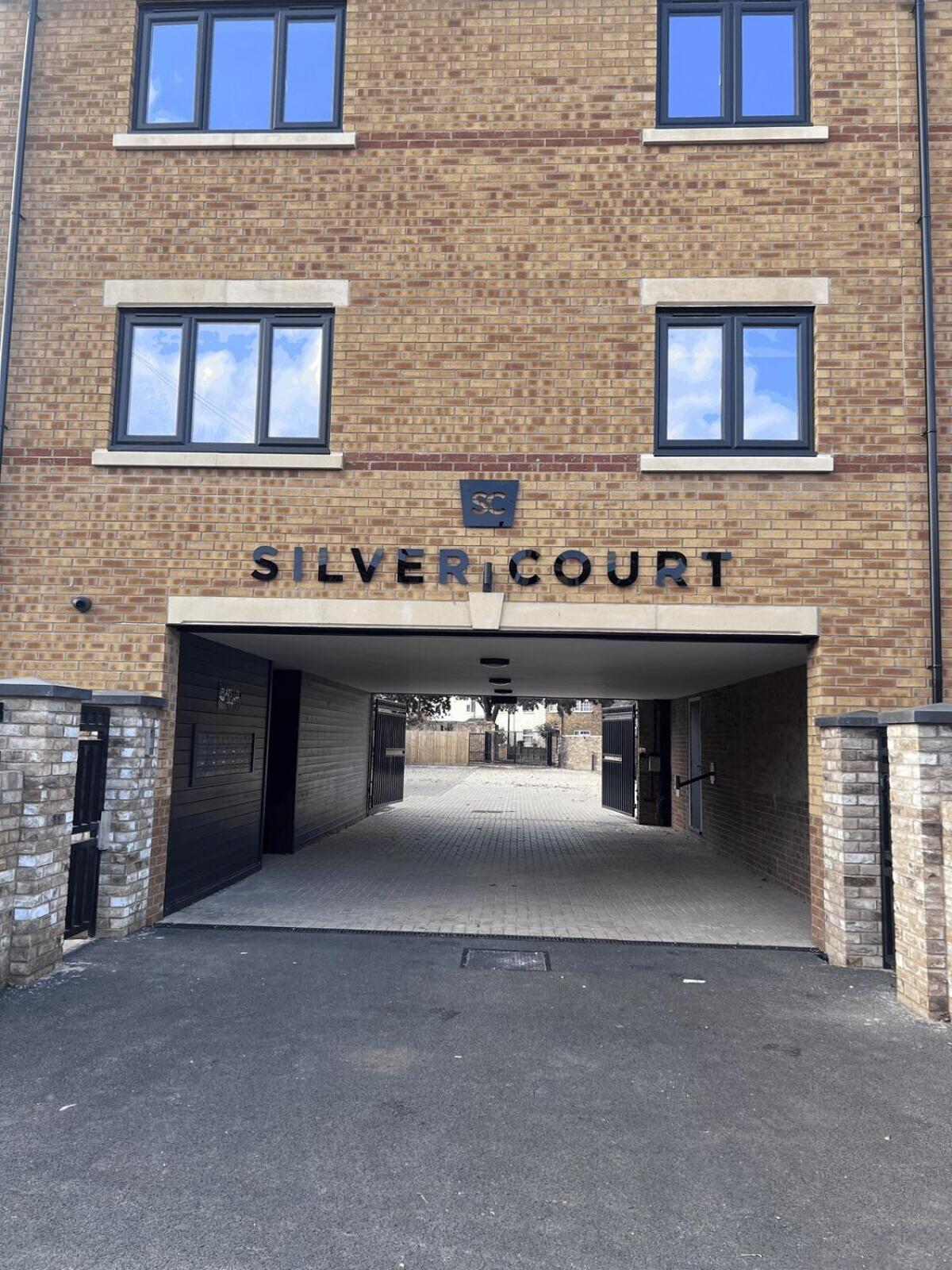 Apartment High Spec On London Road By Reo Homes *